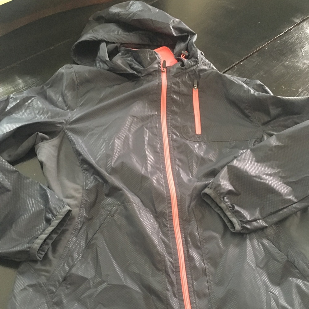 Wind breaker